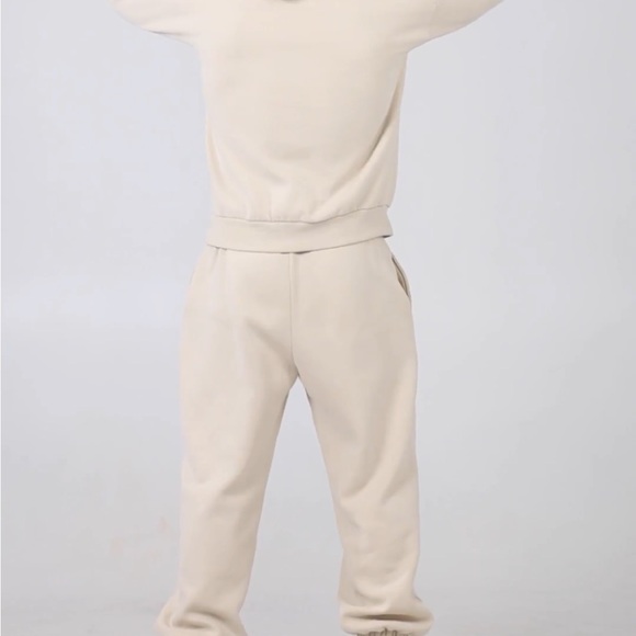 COMFRT set hoodie and sweatpants - Picture 2 of 9